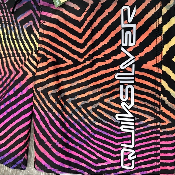 Quicksilver High Line Board Shorts Stripe Black, Red & Yellow, Boys, SZ 25. NEW - Picture 10 of 11